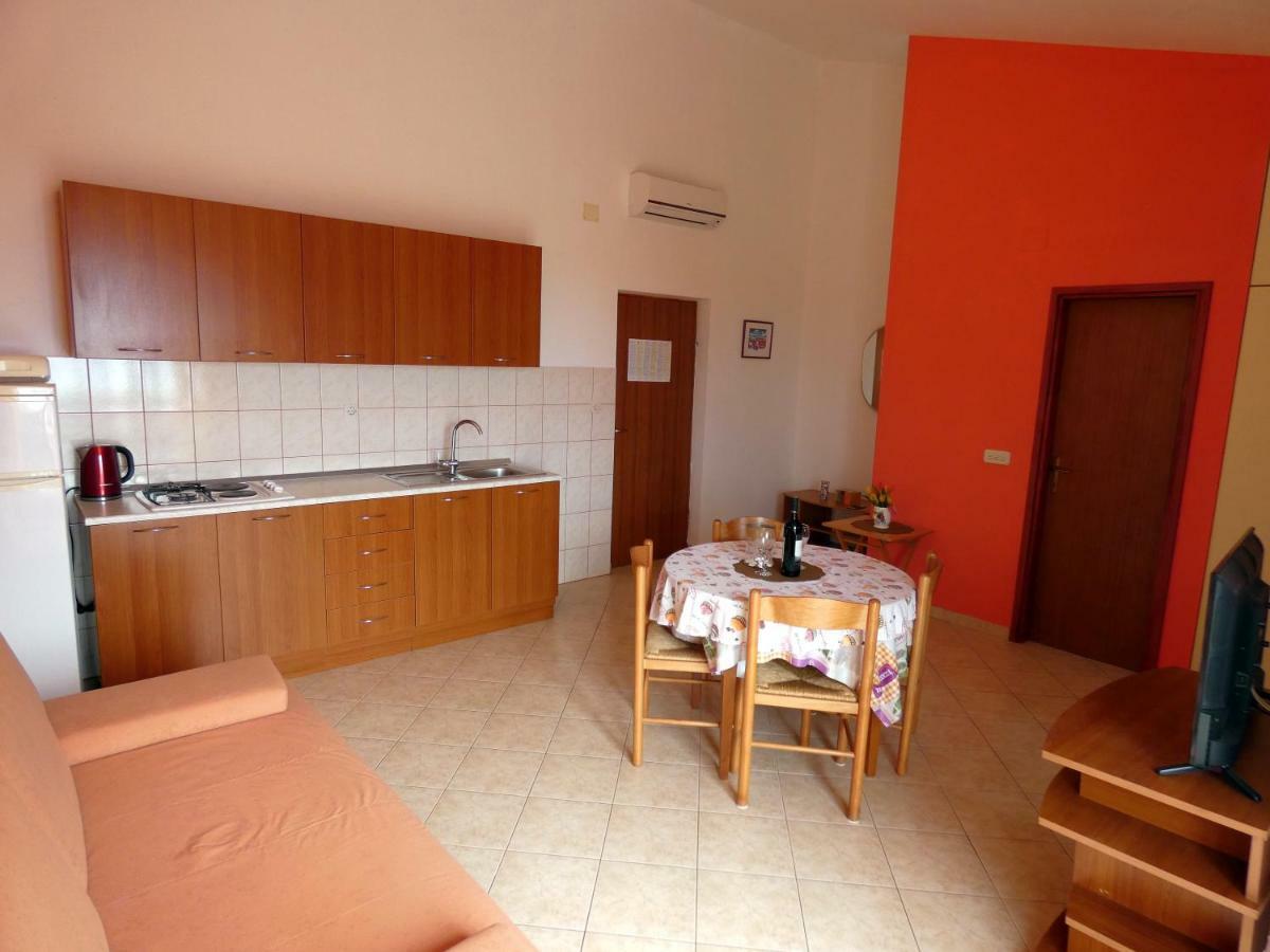 Apartmani Saric Rogoznica Zečevo Exterior foto